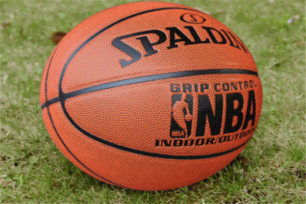 斯伯丁篮球 斯伯丁篮球