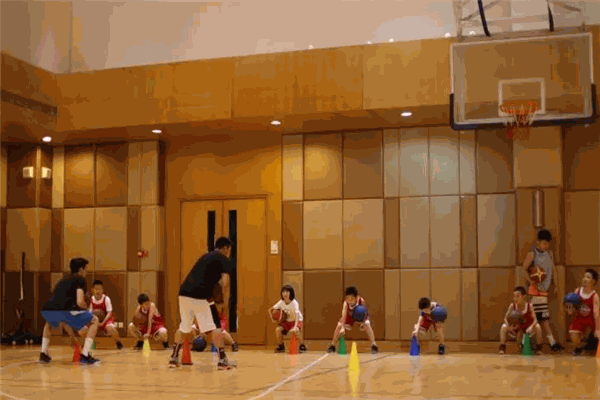 成思双语篮球班