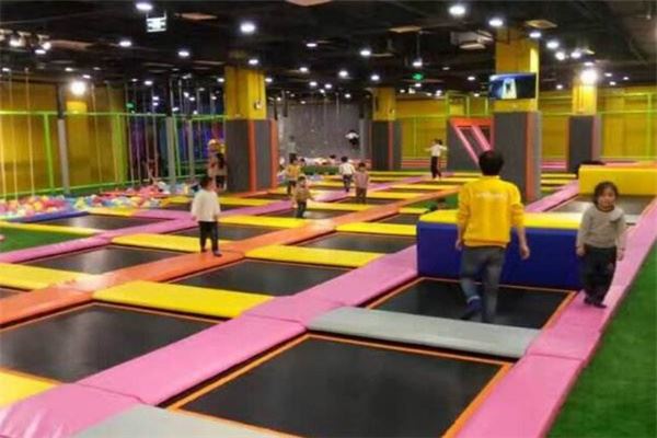 飞吧蹦床乐园 飞吧蹦床乐园