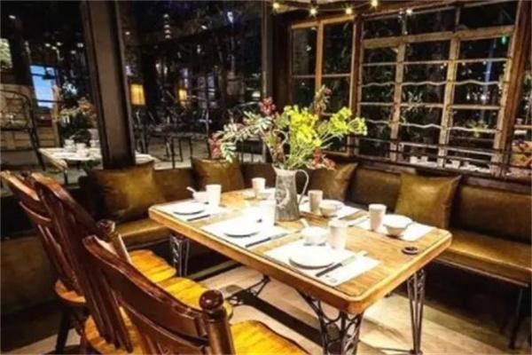 名人酒馆 名人酒馆