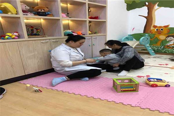 俊辰小儿推拿加盟 俊辰小儿推拿加盟