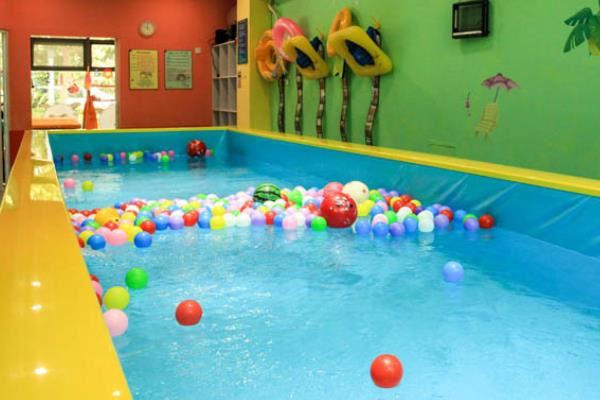 亿爱宝贝婴儿游泳馆