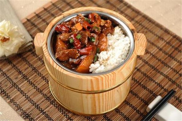 强仔木桶饭 强仔木桶饭