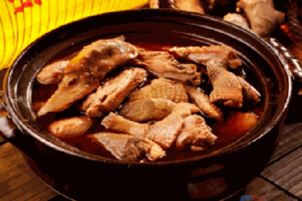 阿嘉姜母鸭煲仔饭 阿嘉姜母鸭煲仔饭