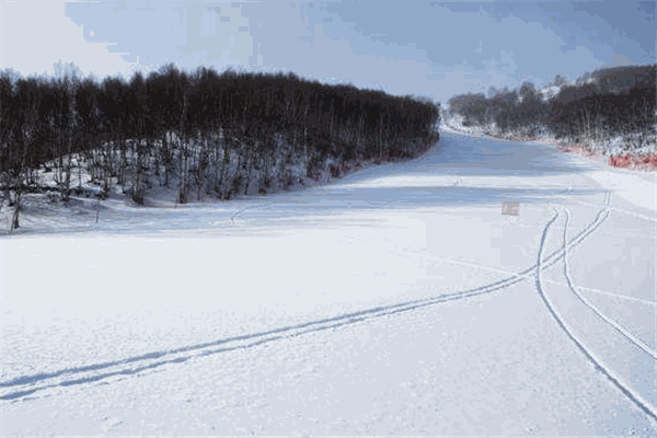 龙泉国际滑雪场
