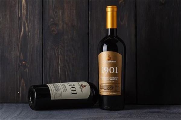 巴拉顿酒业 巴拉顿酒业