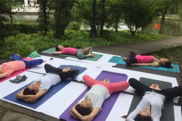 明阳美容瑜伽馆加盟